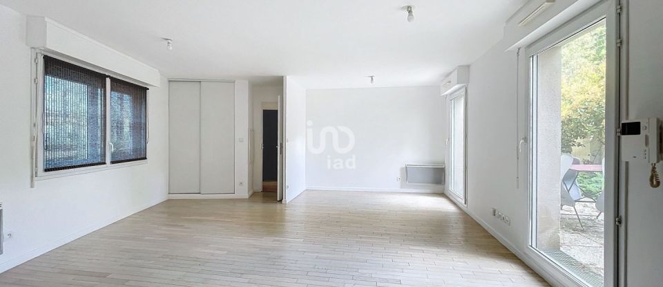 Apartment 2 rooms of 53 m² in Ermont (95120)