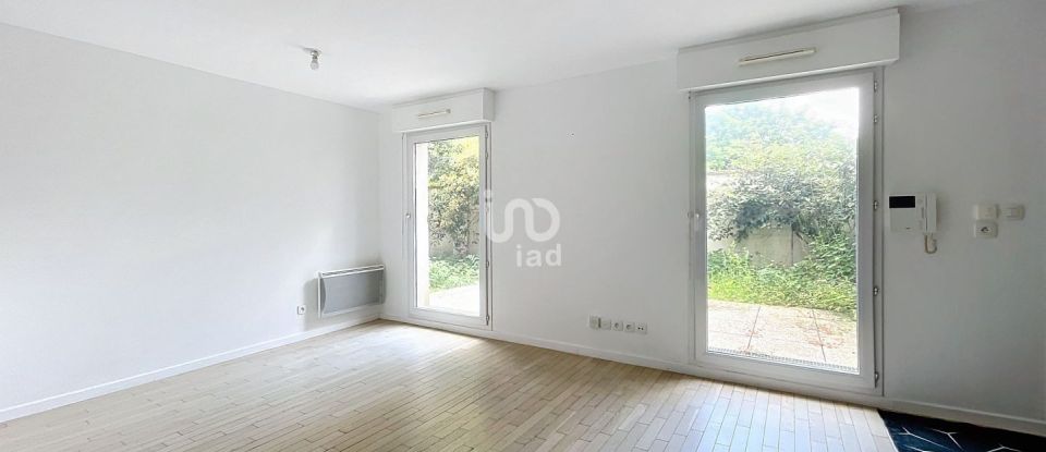 Apartment 2 rooms of 53 m² in Ermont (95120)