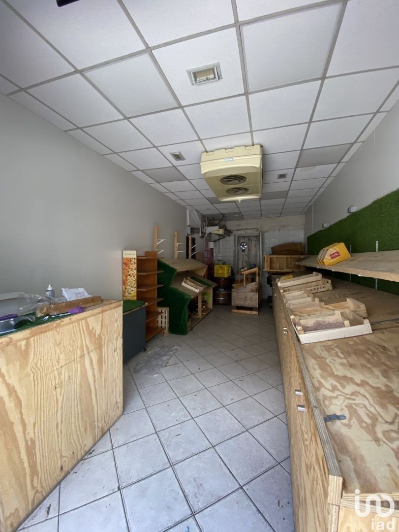 Retail property of 35 m² in Marseille (13009)