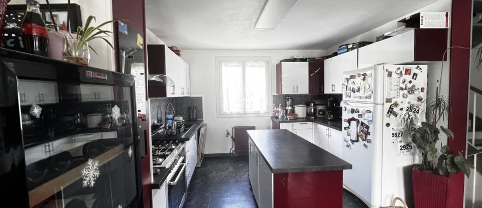 Maison 6 pièces de 121 m² à Savigny-le-Temple (77176)