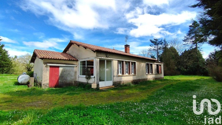 Maison 4 pièces de 103 m² à Saint-Martin-des-Fontaines (85570)