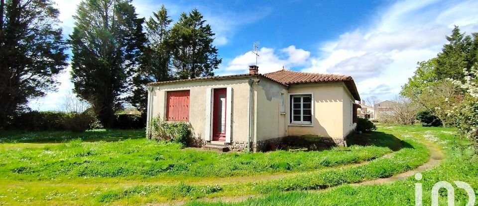 House 4 rooms of 103 m² in Saint-Martin-des-Fontaines (85570)