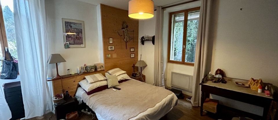 House 10 rooms of 200 m² in Eaux-Bonnes (64440)
