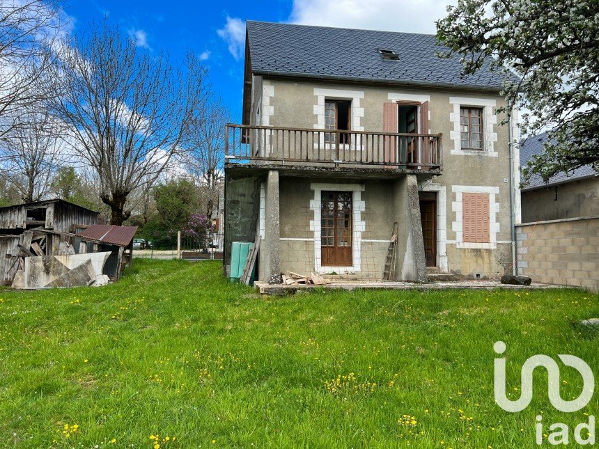 Village house 10 rooms of 77 m² in Argences en Aubrac (12420)