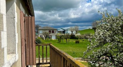 Maison de village 10 pièces de 77 m² à Argences en Aubrac (12420)