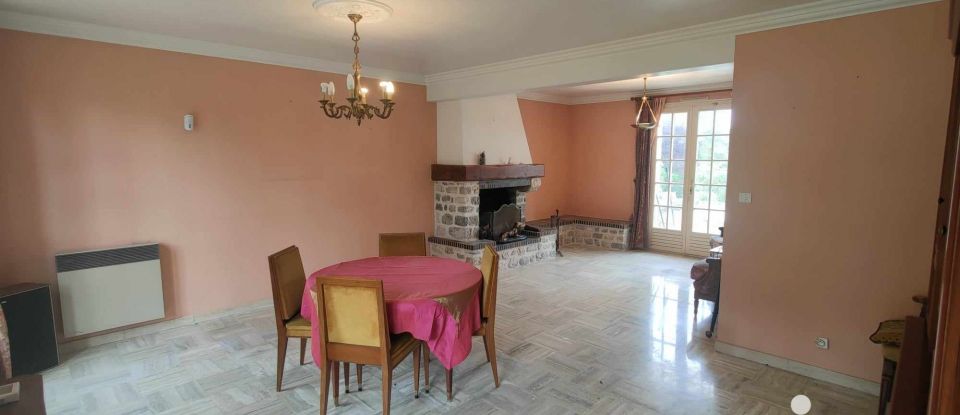 Traditional house 5 rooms of 135 m² in Bailleau-Armenonville (28320)