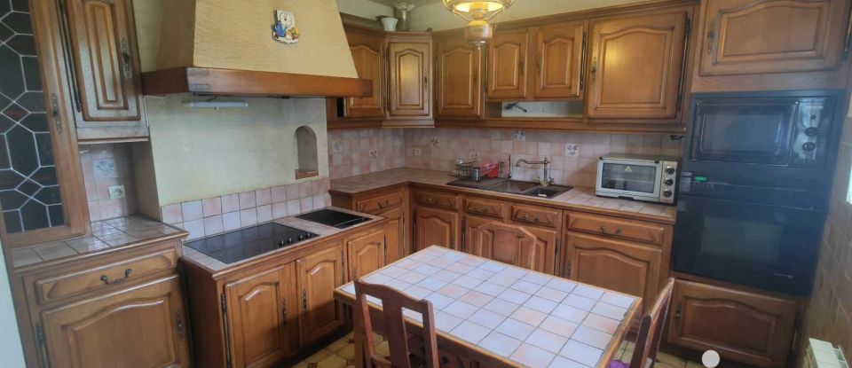 Traditional house 5 rooms of 135 m² in Bailleau-Armenonville (28320)