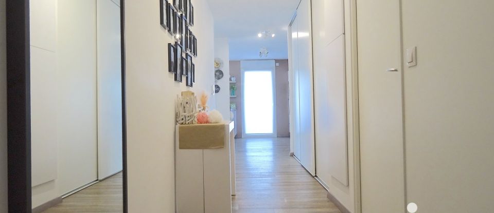 Apartment 4 rooms of 93 m² in Bondoufle (91070)