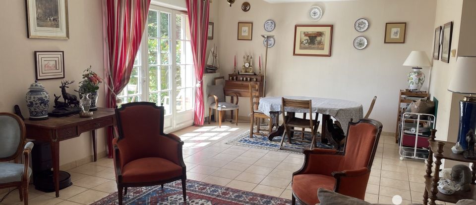 Town house 7 rooms of 128 m² in Chartres (28000)