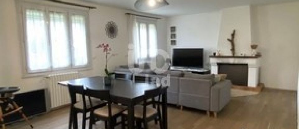 Town house 7 rooms of 151 m² in Lanester (56600)