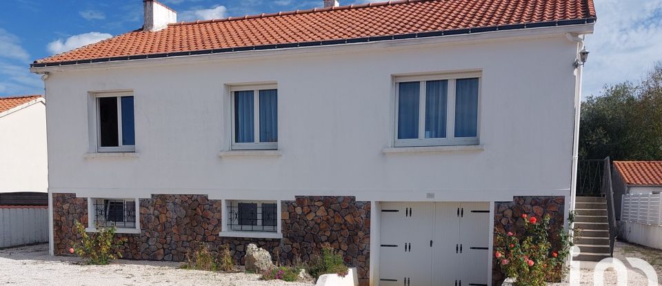 Village house 5 rooms of 94 m² in Coëx (85220)