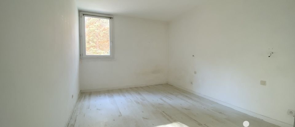 Appartement 4 pièces de 80 m² à Toulon (83100)