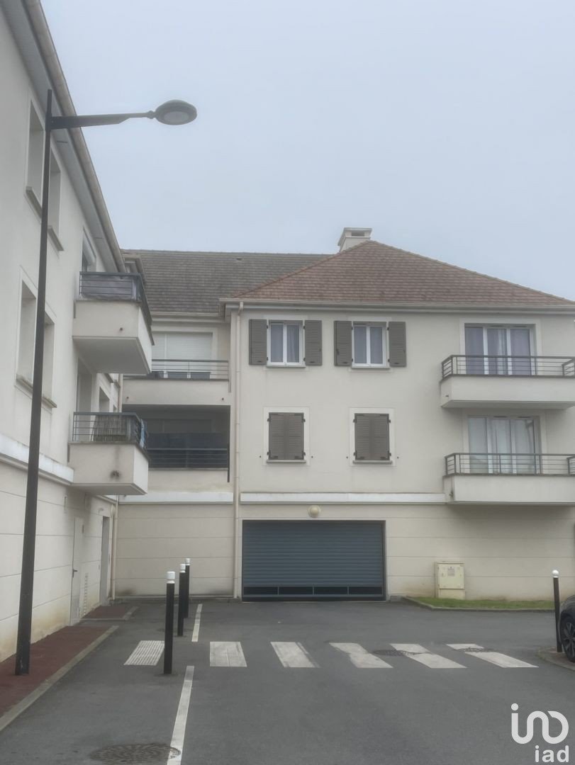 Apartment 1 room of 33 m² in Saint-Pierre-du-Perray (91280)