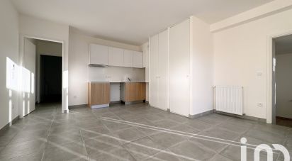 Apartment 3 rooms of 53 m² in Mandres-les-Roses (94520)
