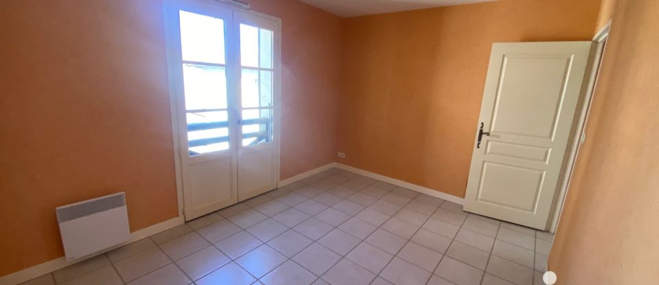 Apartment 3 rooms of 60 m² in Courçon (17170)