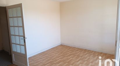 Appartement 3 pièces de 65 m² à Saint-Flour (15100)