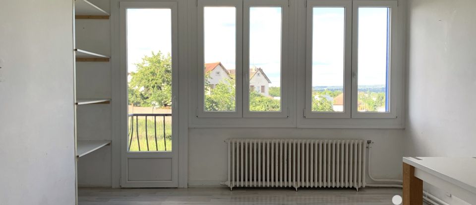 Maison traditionnelle 5 pièces de 118 m² à Domérat (03410)