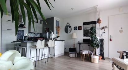 Apartment 3 rooms of 59 m² in La Rochelle (17000)
