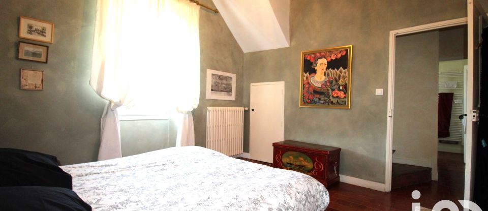 House 9 rooms of 500 m² in Saint-Saturnin-lès-Avignon (84450)