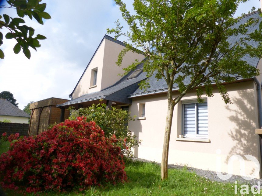 Maison traditionnelle 7 pièces de 155 m² à Redon (35600)