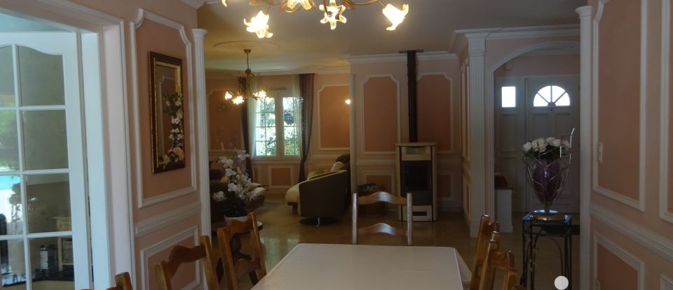 House 6 rooms of 183 m² in - (47200)