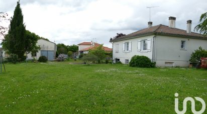 House 5 rooms of 88 m² in Taizé-Aizie (16700)