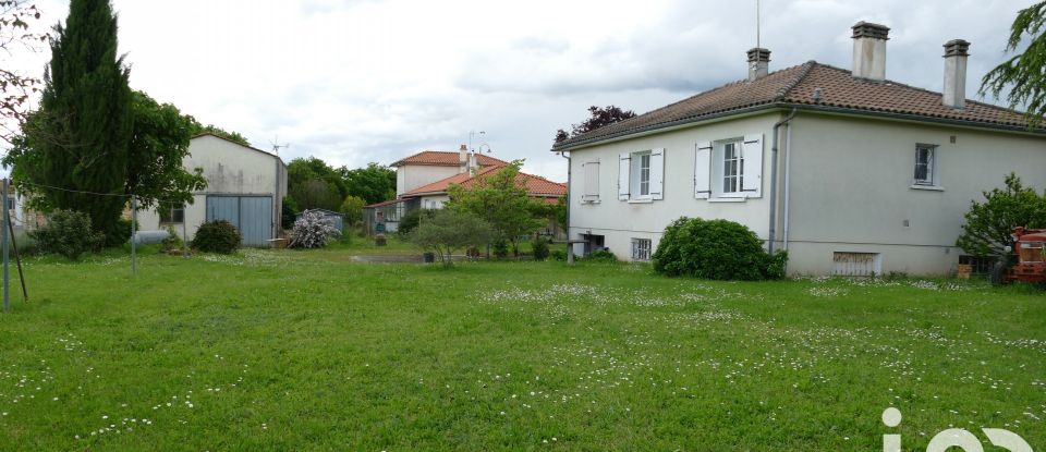 Maison 5 pièces de 88 m² à Taizé-Aizie (16700)