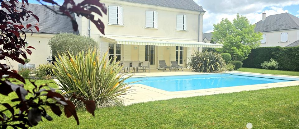 House 5 rooms of 155 m² in Saint-Denis-en-Val (45560)