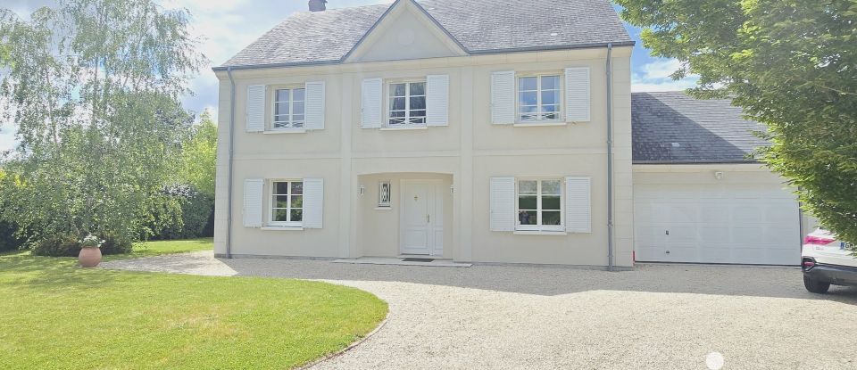 House 5 rooms of 155 m² in Saint-Denis-en-Val (45560)