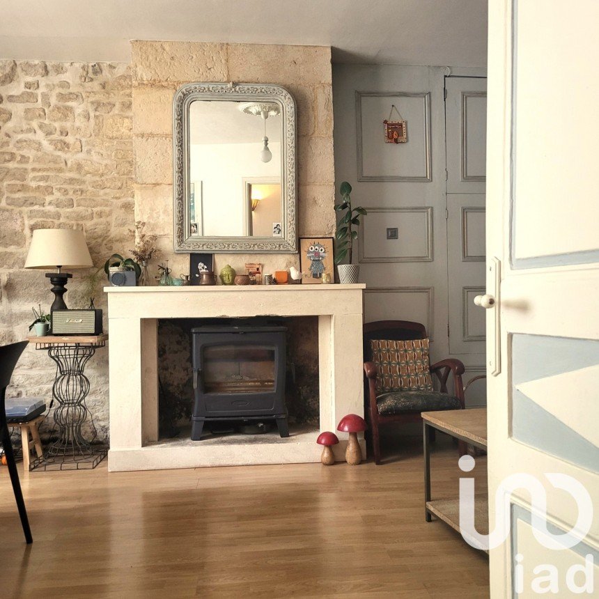 House 5 rooms of 150 m² in Niort (79000)