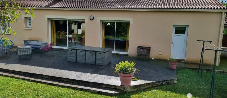 Maison 5 pièces de 102 m² à Les Epesses (85590)