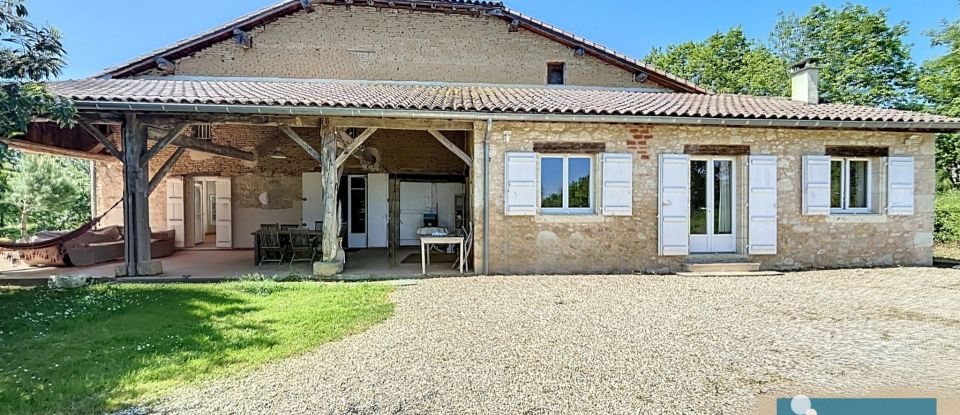 Estate 16 rooms of 440 m² in Miradoux (32340)