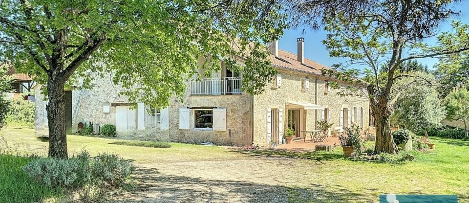 Domaine 16 pièces de 440 m² à Miradoux (32340)