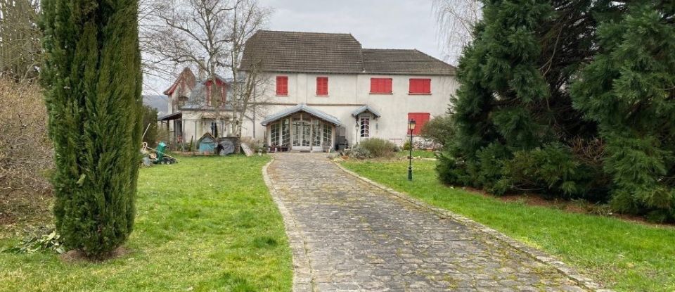 House 6 rooms of 140 m² in Corbeil-Essonnes (91100)