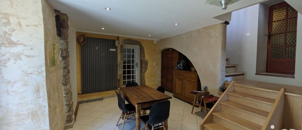 House 7 rooms of 213 m² in Lyas (07000)