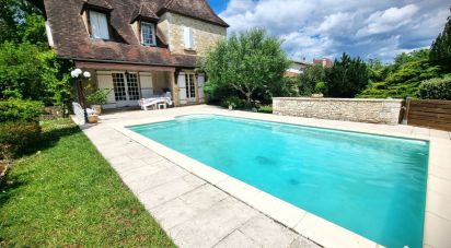House 10 rooms of 230 m² in Bergerac (24100)