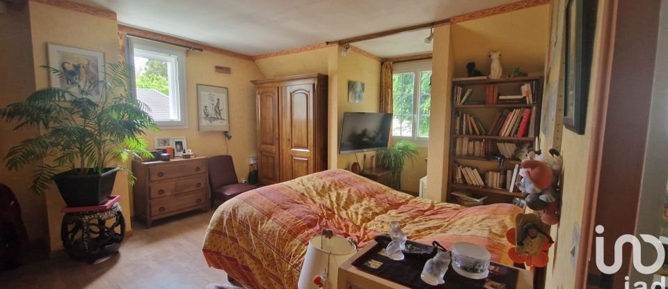 Traditional house 6 rooms of 173 m² in Boussy-Saint-Antoine (91800)