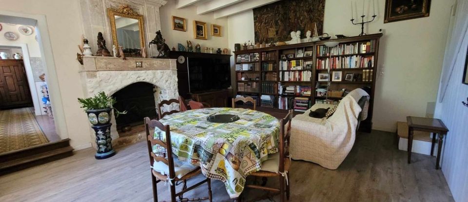 House 5 rooms of 155 m² in Saint-Bonnet-sur-Gironde (17150)