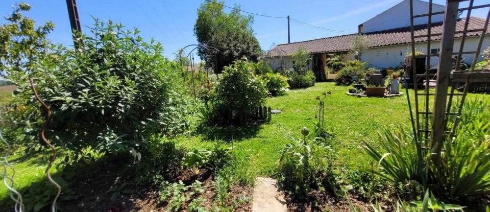 House 5 rooms of 155 m² in Saint-Bonnet-sur-Gironde (17150)