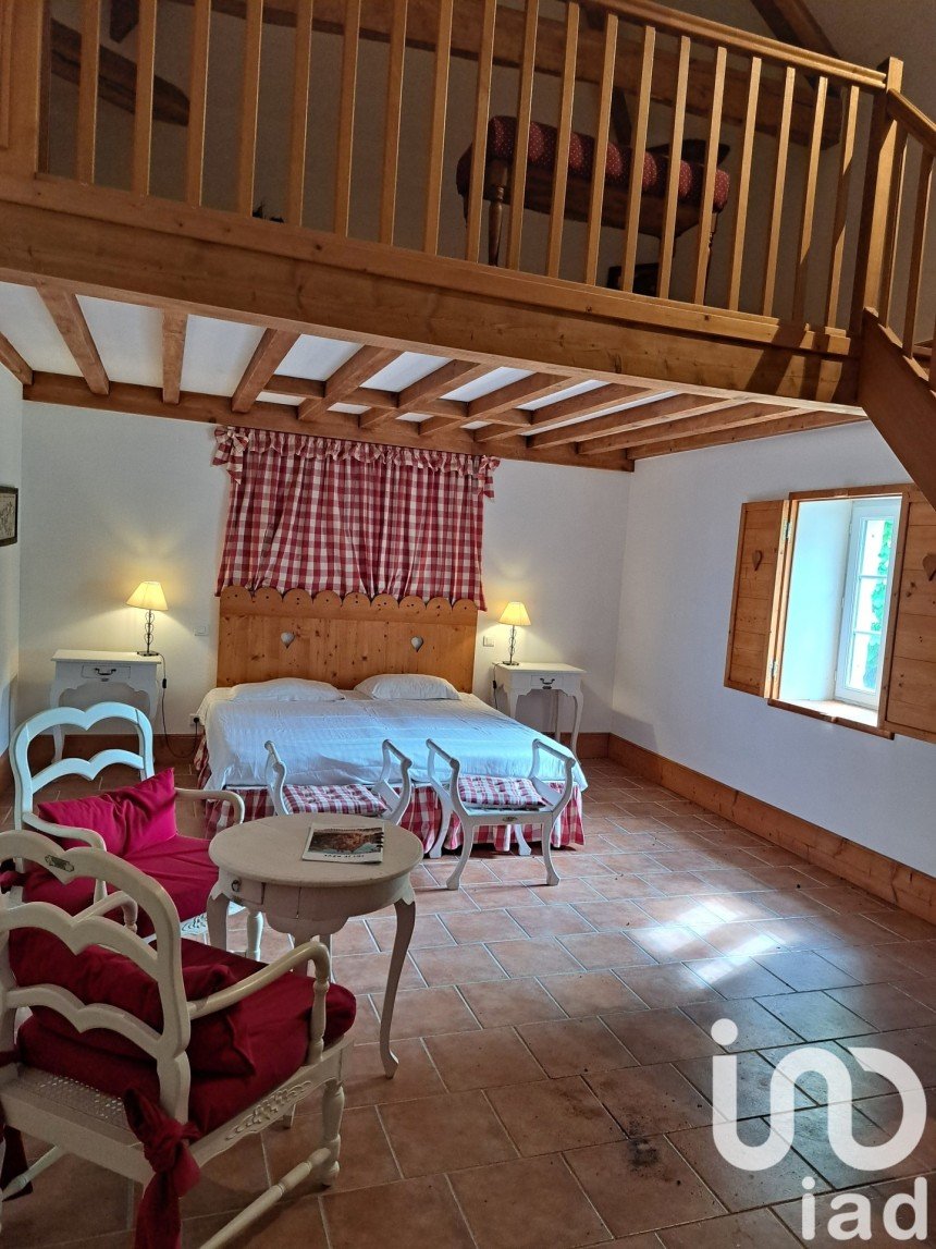 Manor 24 rooms of 839 m² in Albon (26140)