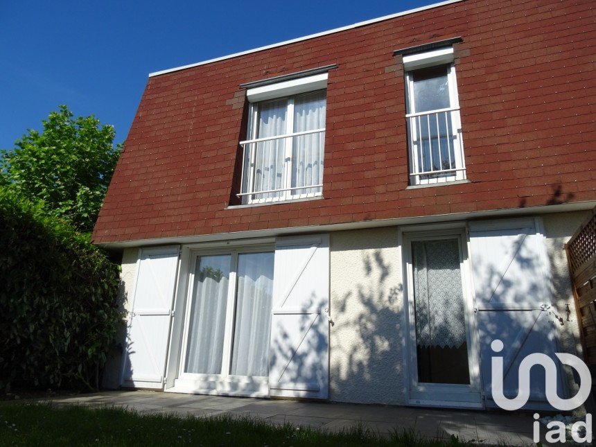 House 6 rooms of 98 m² in Bondoufle (91070)