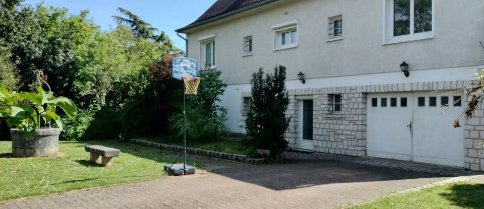 House 10 rooms of 224 m² in Amilly (45200)