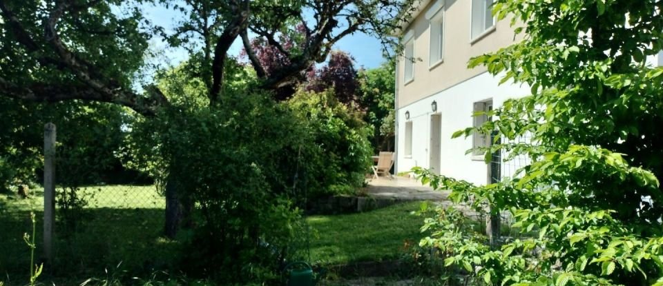 House 10 rooms of 224 m² in Amilly (45200)