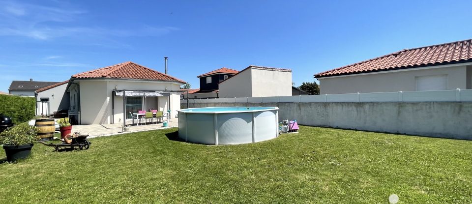 House 5 rooms of 145 m² in Yssac-la-Tourette (63200)