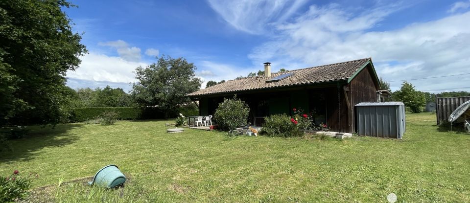 Country house 4 rooms of 101 m² in Souméras (17130)