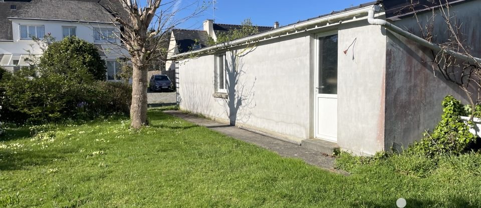 Maison traditionnelle 9 pièces de 207 m² à Gouesnach (29950)