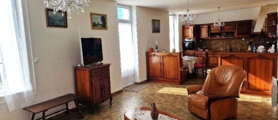 House 7 rooms of 136 m² in - (17320)