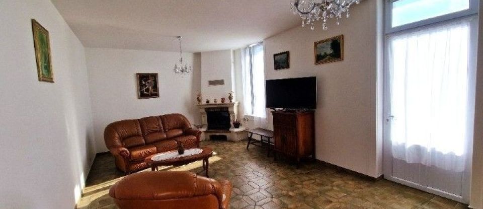House 7 rooms of 136 m² in - (17320)