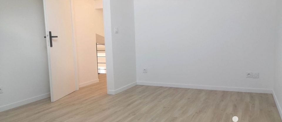 Apartment 5 rooms of 146 m² in Solliès-Pont (83210)