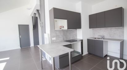 Apartment 3 rooms of 77 m² in Houdan (78550)